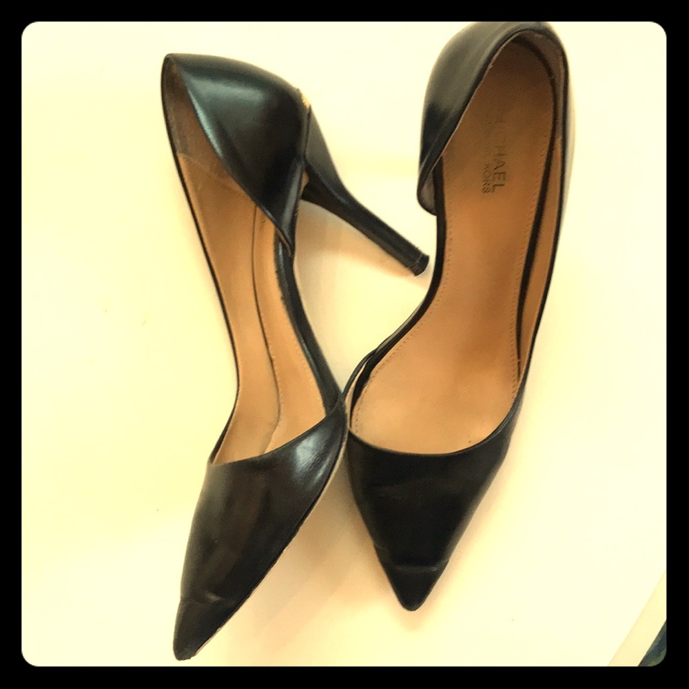 MICHAEL Michael Kors black leather pumps